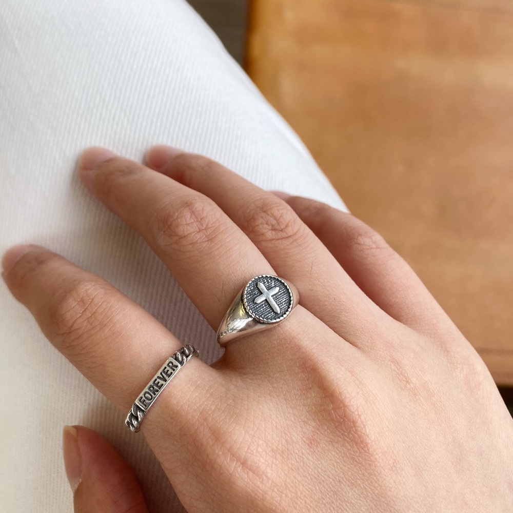 Vintage Sterling Silver Cross Signet Ring - Picture 2 of 8